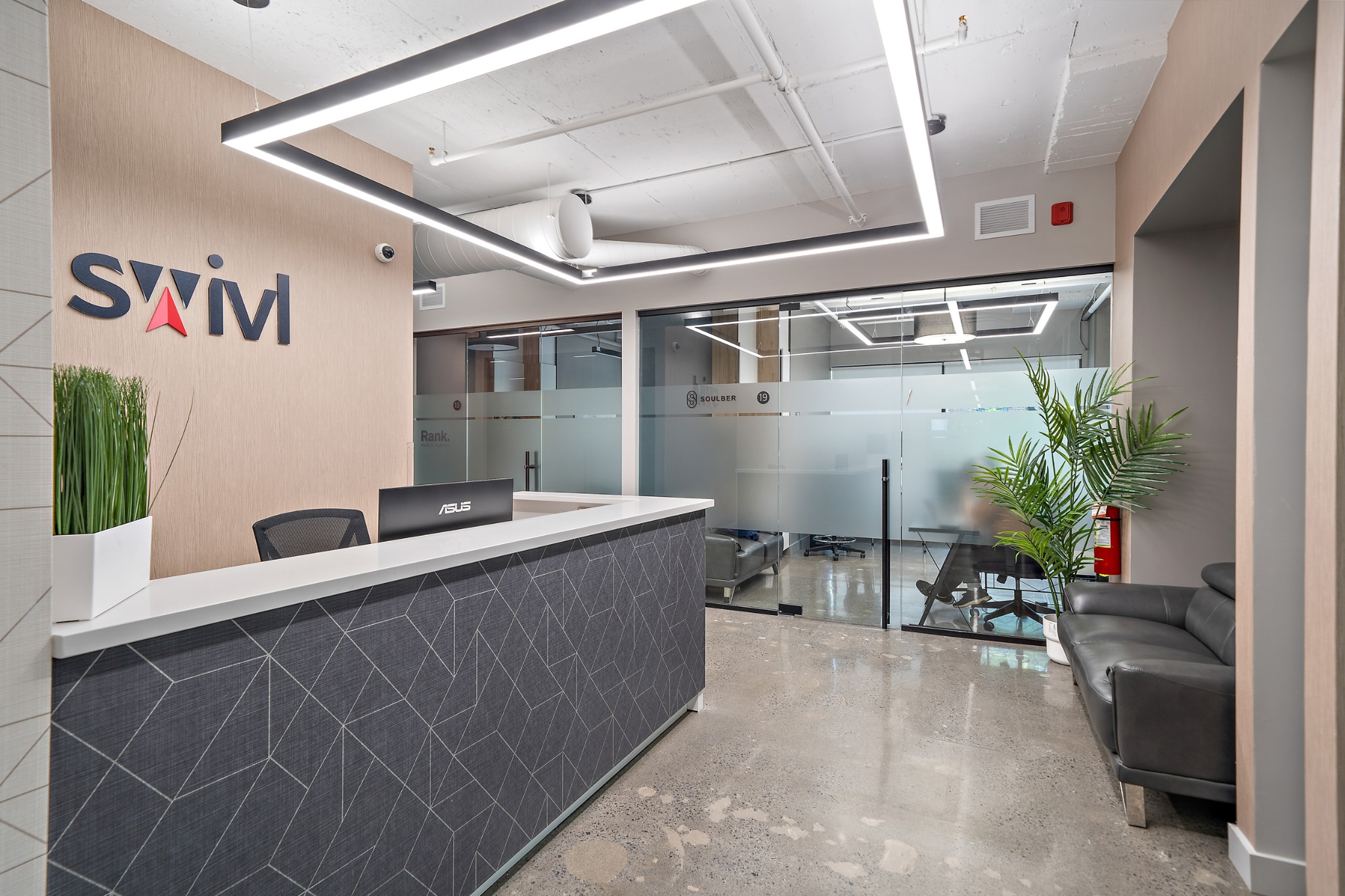Swivl Queen Mary reception and business entrance